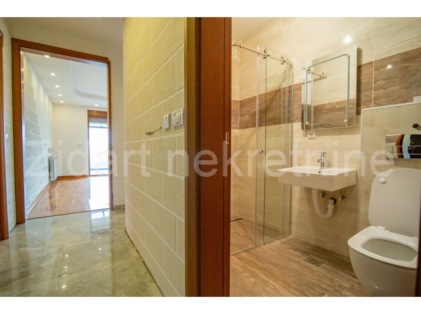 Квартира, 721 м², 137 000$ — FAKTOR